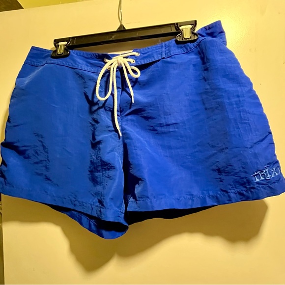 TRIXI Brand Swim/Board Shorts Junior Size 11 - Picture 1 of 4